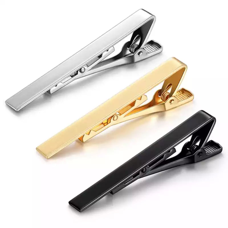 mini pince a cravate modele fond blanc
