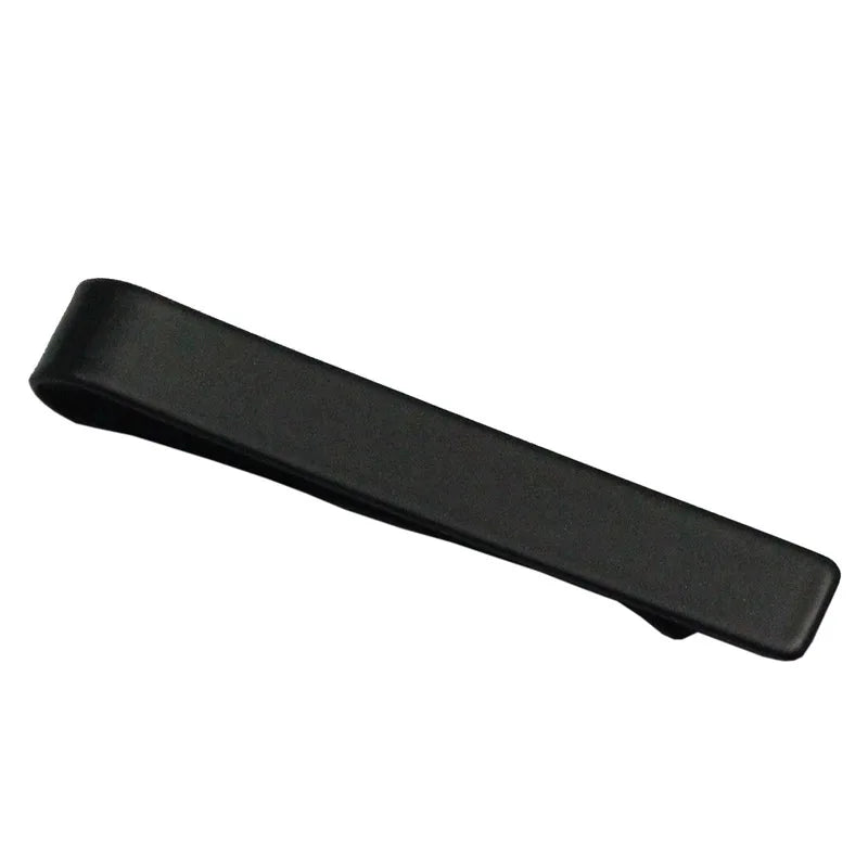 pince cravate noir costume